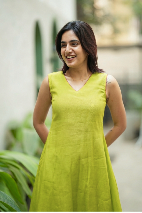 Nandhitha Lime Green Kurta Set ( Set of 2)