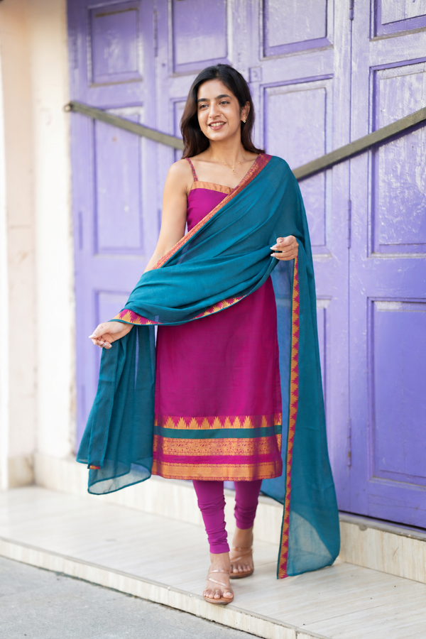 Charvi Magenta Narayanpet Spaghetti Kurti Set ( Set of 2 )