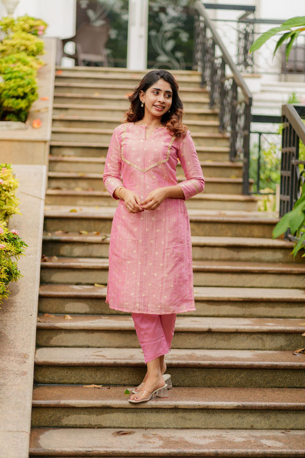 Saindhavi Pink Kurti Set (Kurti & Dupatta only)