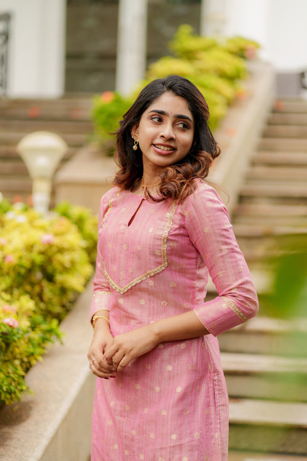 Saindhavi Pink Kurti Set (Kurti & Dupatta only)