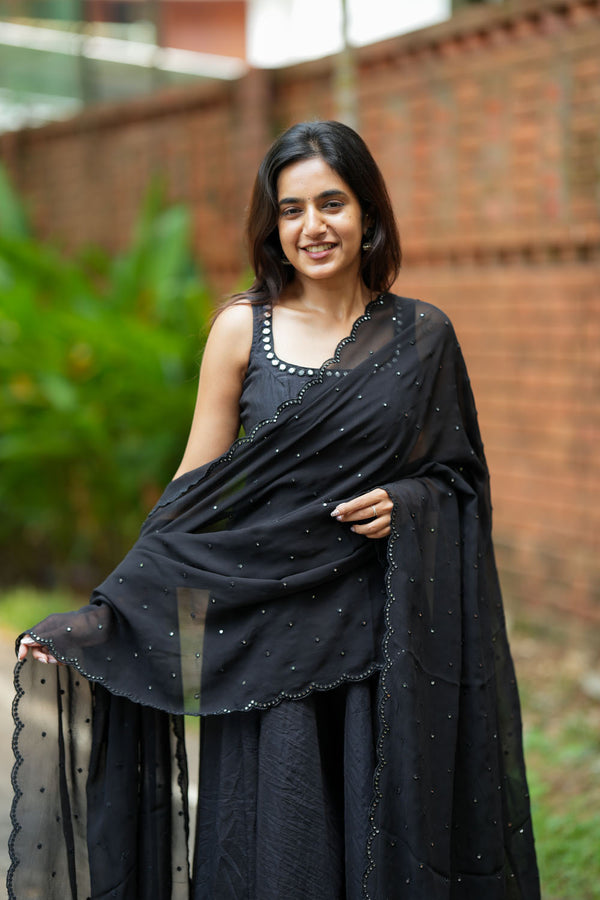 Pavni Black Anarkali Set (Set of 2)