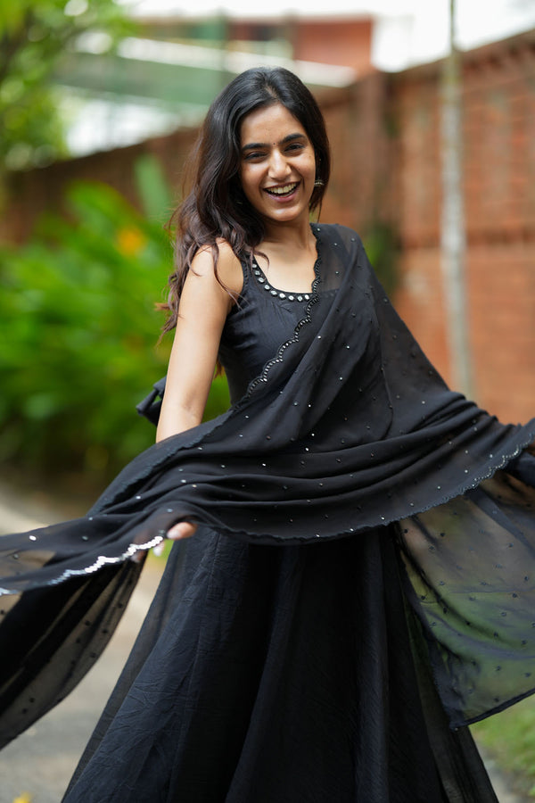Pavni Black Anarkali Set (Set of 2)
