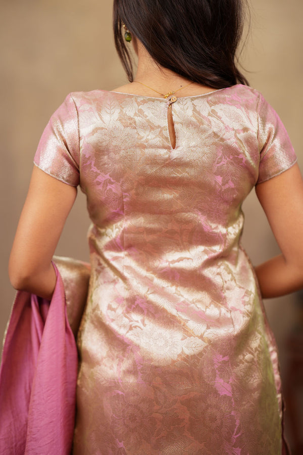 Nethra Pink Banarasi Tissue Kurti Set ( Set of 3 )