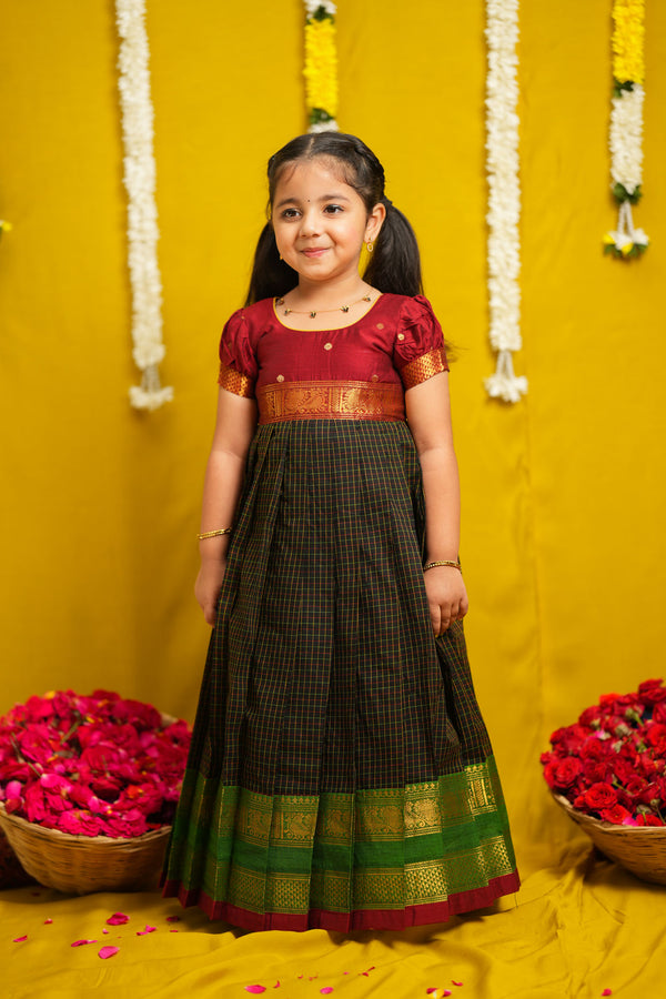 Daksha Black Checks Halfsaree& Frock Mom & Me