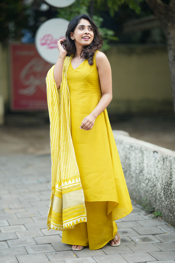 Nandhitha Yellow Kurta Set