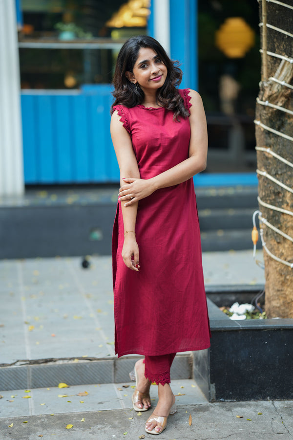 Umaiyaal Maroon Kurti Set (Set of 2)