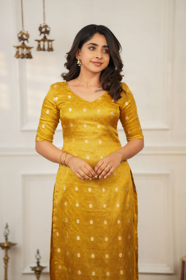 Ayra Gold Co - Ord Set (Set of 2)