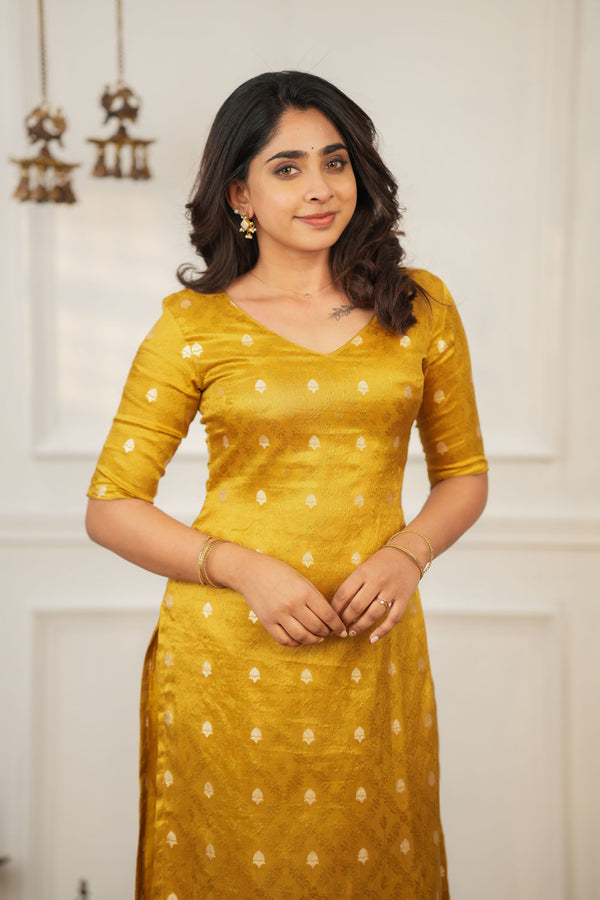 Ayra Gold Co - Ord Set (Set of 2)