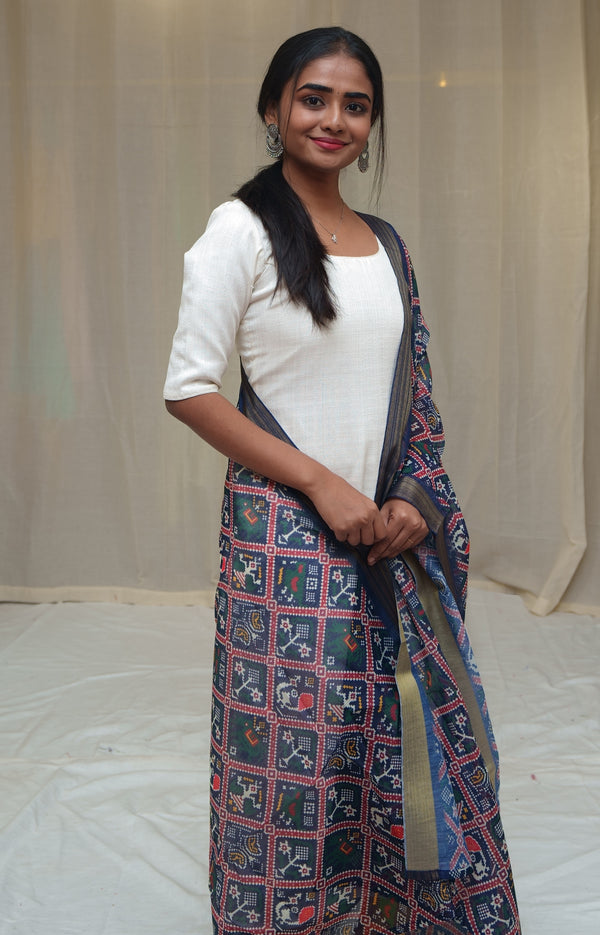 GRG - Kaavya White (Sleeveless Kurti only) - M only