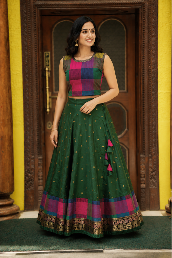 Thendral Green Sleeveless Croptop and Skirt ( Set of 2 )