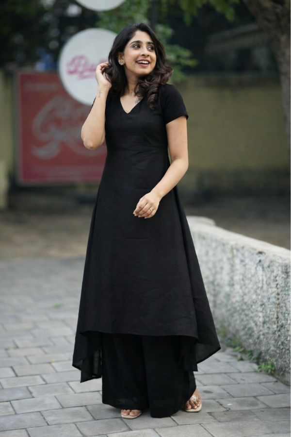 Nandhitha Black Kurta Set ( Set of 2)