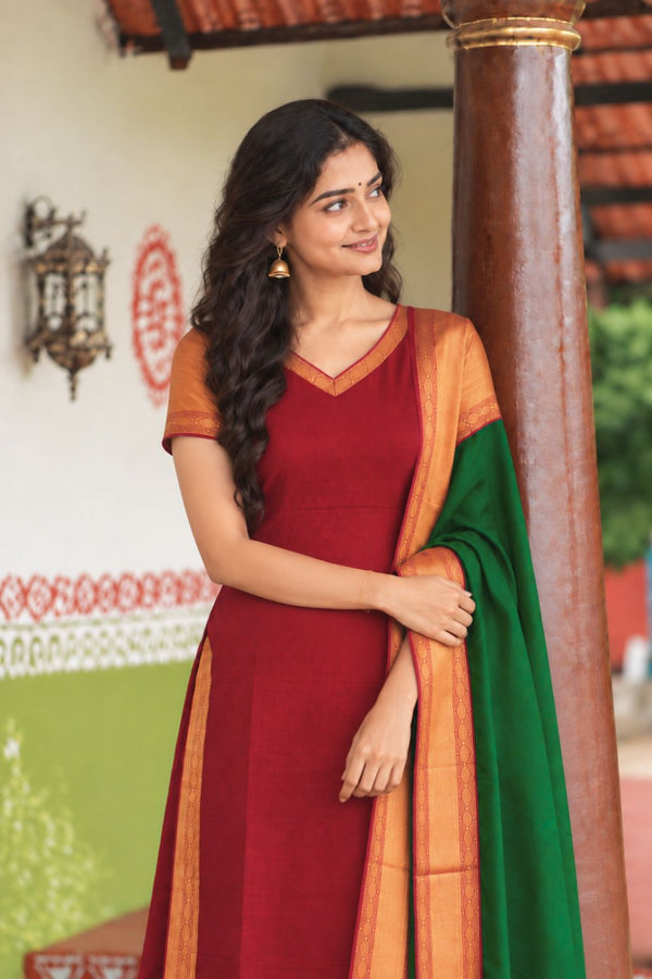 Veena Maroon Narayanpet Kurti Set (Set of 2)