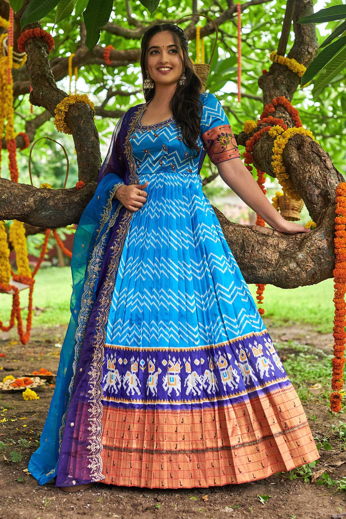 Designer Wedding Wear Black Anarkali Gown With Dupatta Set, Plus Size  Anarakli Suit up to 6XL Aura Silk Paithani Gown, Indian Wedding Dress -  Etsy Denmark