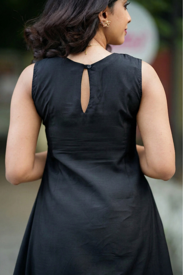 Nandhitha Black Kurta Set ( Set of 2)