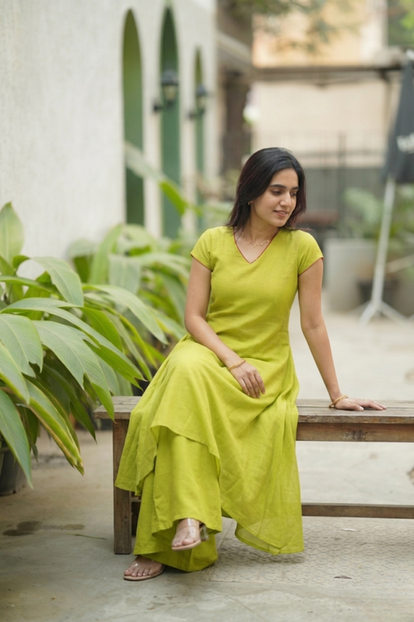 Nandhitha Lime Green Kurta Set ( Set of 2)