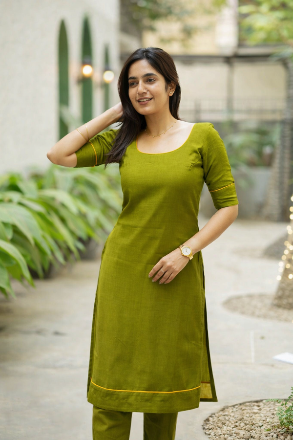 Raha Green Kurti Set (Set of 2)