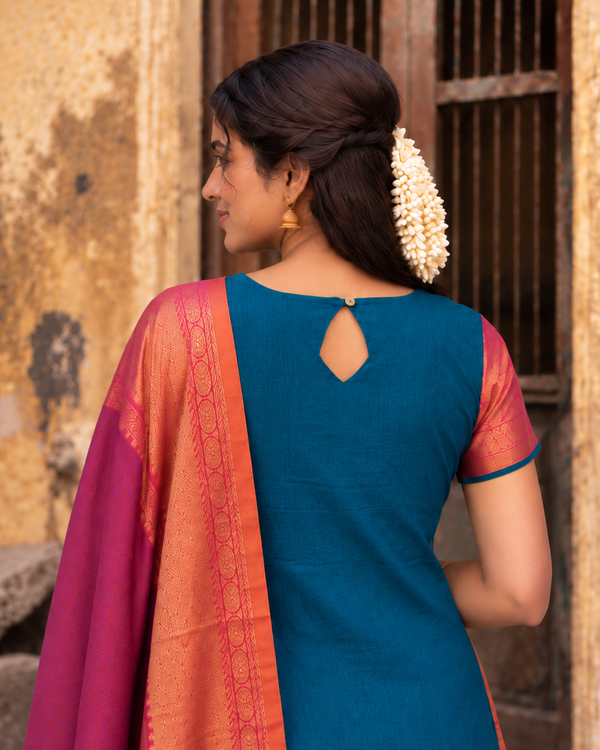 Veena Teal Narayanpet Kurti Set (Set of 2)