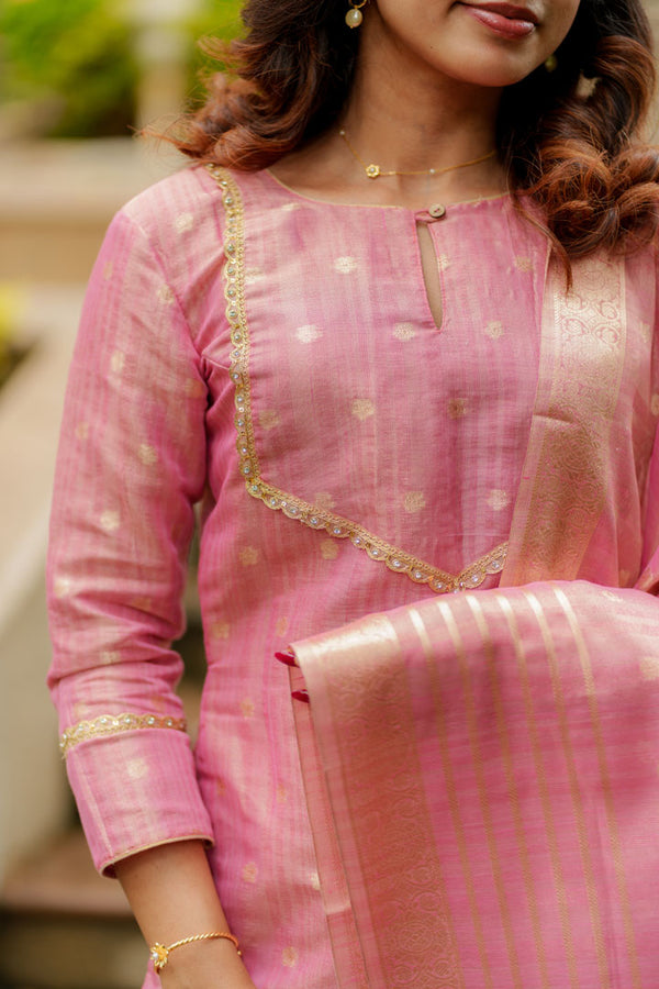 Saindhavi Pink Kurti Set (Kurti & Dupatta only)