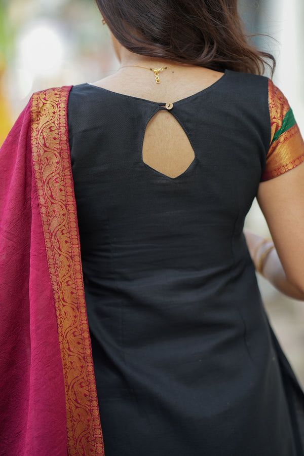 Charvi Black Narayanpet Kurti Set ( Set of 2 )