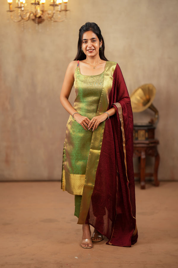 Tanisha Green Banarasi Tissue Spaghetti Kurti Set (Set of 3)