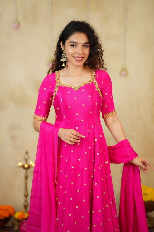 Yamuna Rani Pink Maxi Dress(Set of 2)
