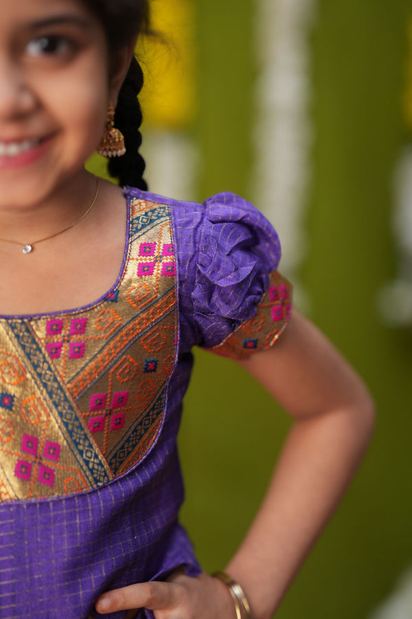 Hamsini Violet lehenga mini
