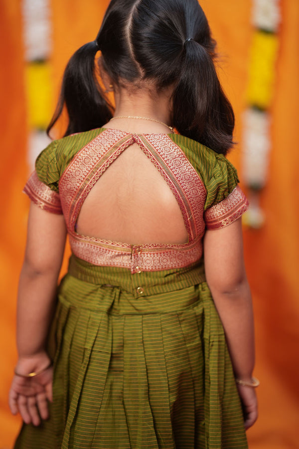 Abiradhi Green Handloom Top & Skirt Mini