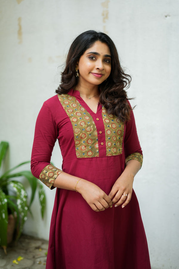 Pranazhini Maroon Kurta Set (Set of 2)