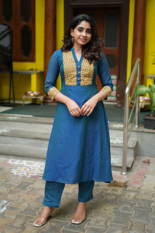 Pranazhini Teal Kurta Set (Set of 2)