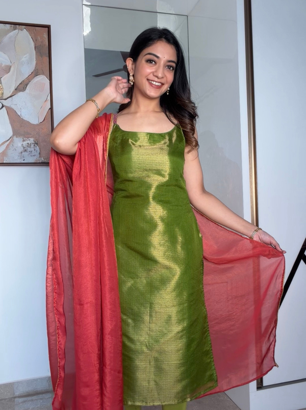 Mayilini Green Shimmer Kotta Spaghetti Kurti Set ( Set of 2 )
