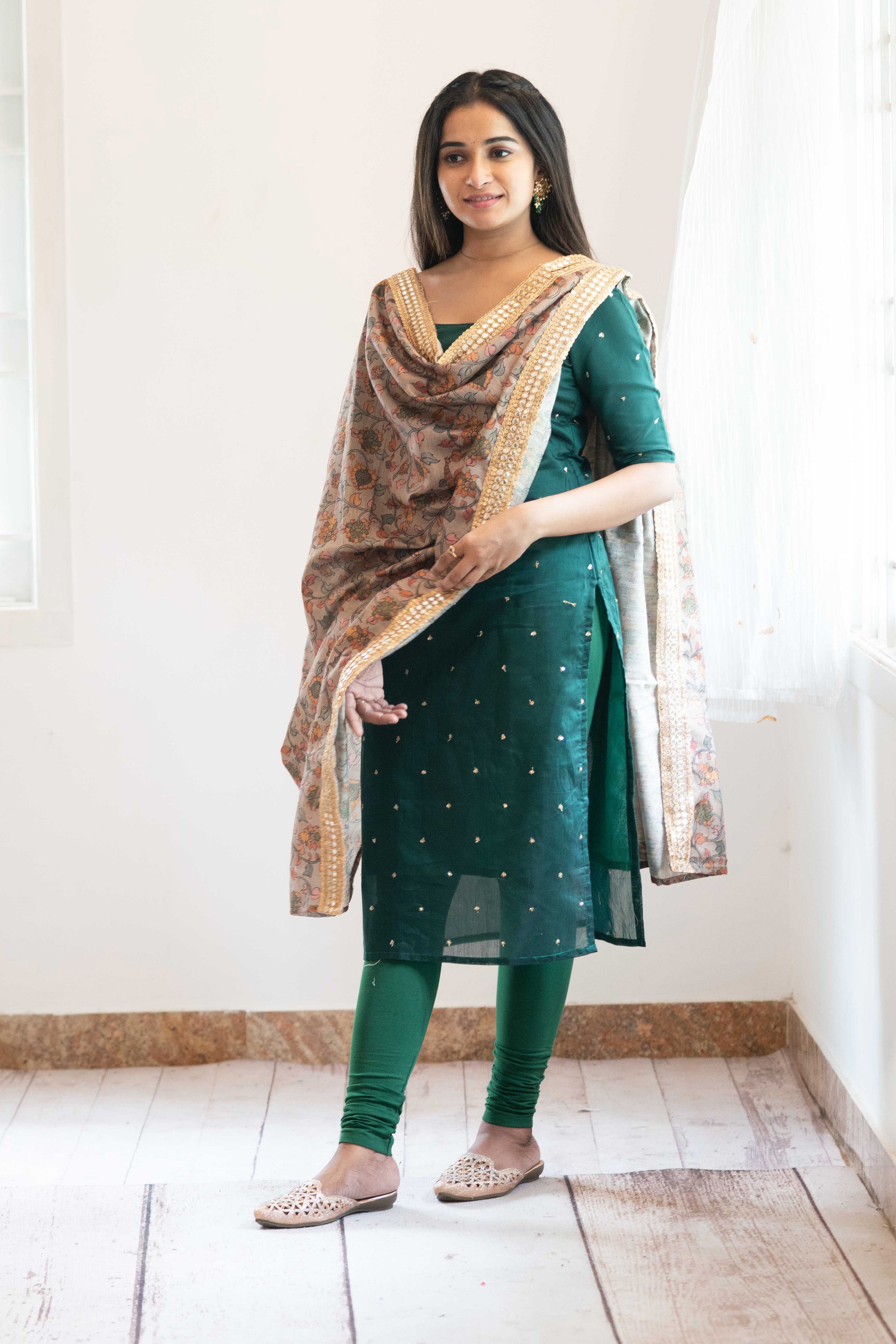 Stylish Green Kurti Set with Floral Dupatta for Women