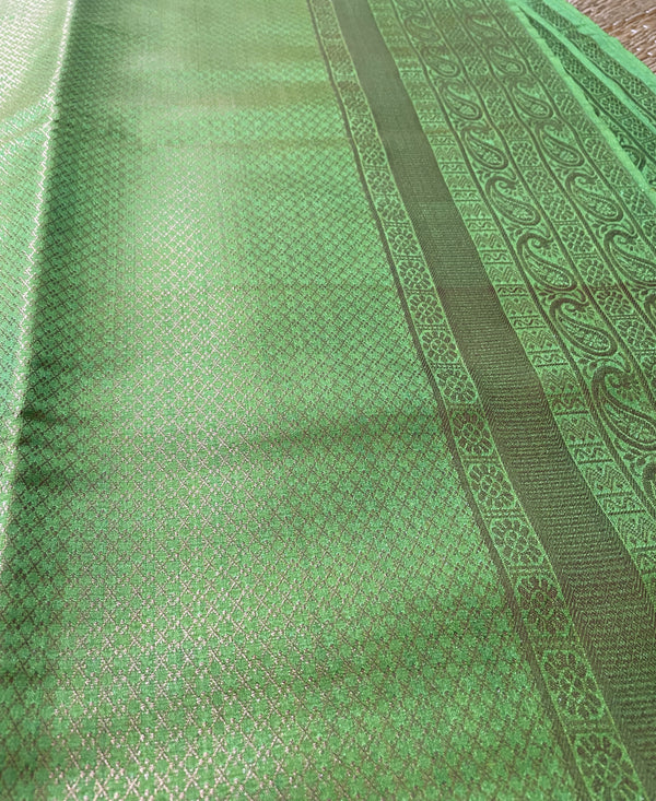 Nila /4/ - Vibrant Green Soft Silk Saree